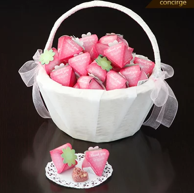 Strawberry White Chocolate Crunch Basket (38pcs)
